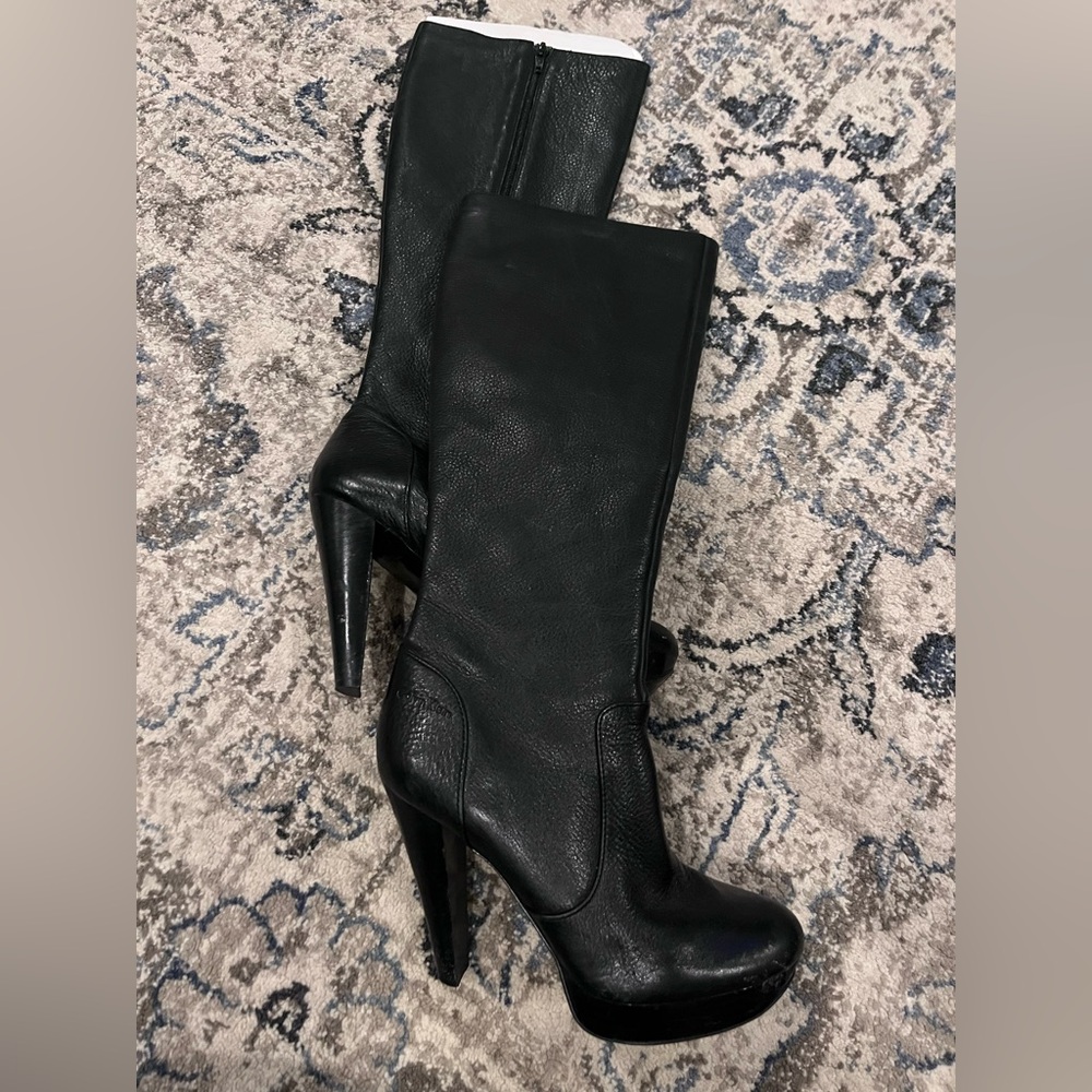 Calvin Klein Christina 7.5